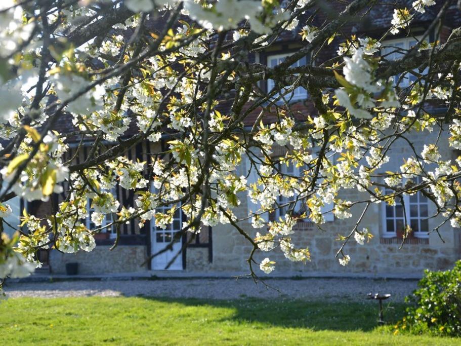 Maison d'Hôtes la Bihorée Saint-Germain-de-Livet Exterior foto